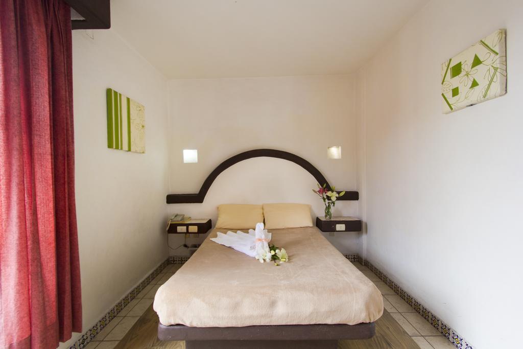 Hotel Plaza Morelia Exterior photo